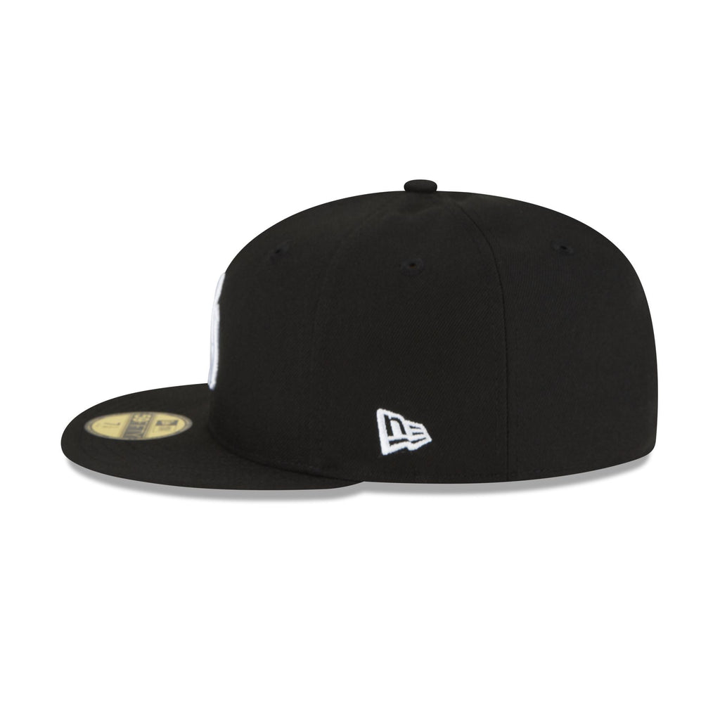 New York Yankees Black and White Basic 59FIFTY Fitted Hat