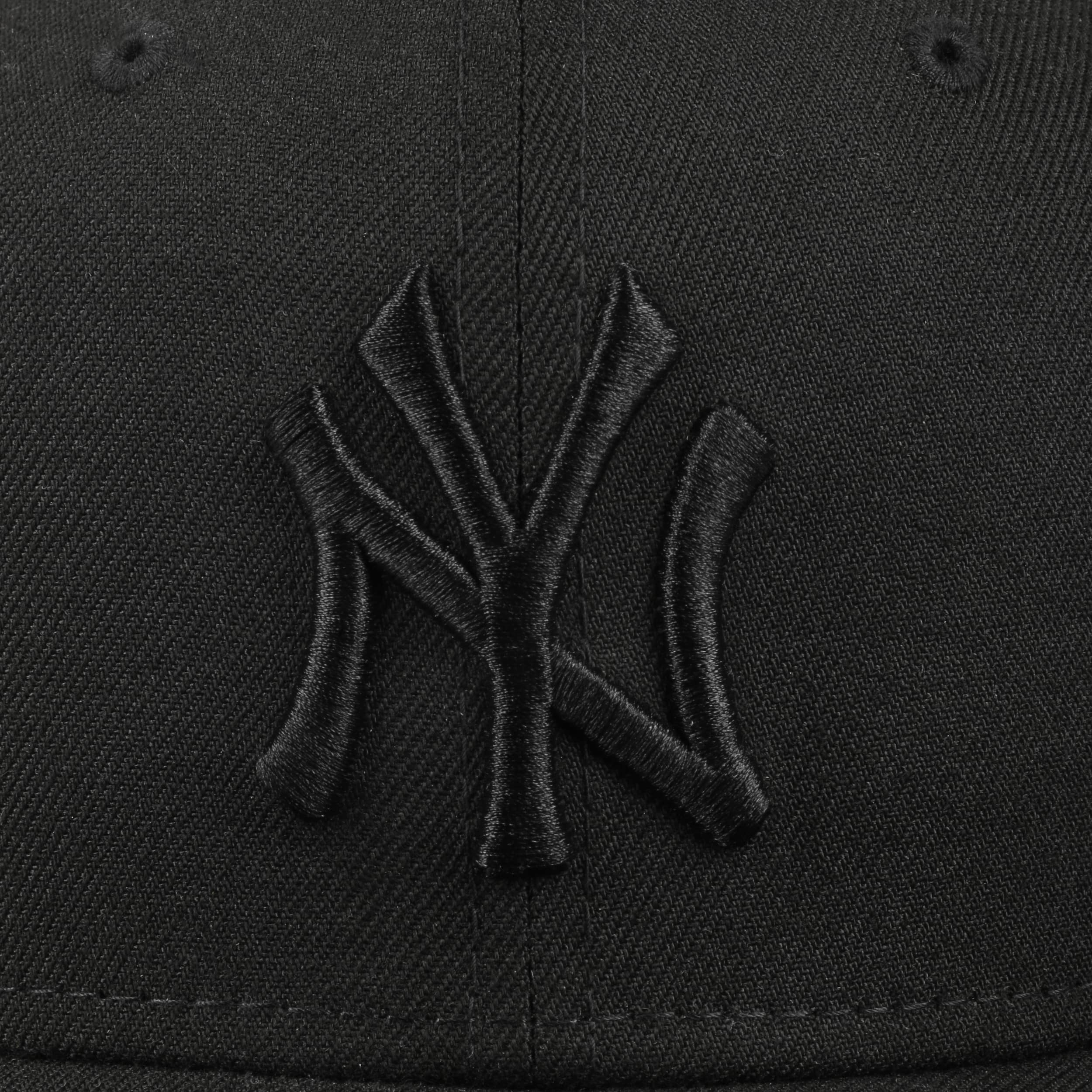 59Fifty Black on Black Yankees Cap