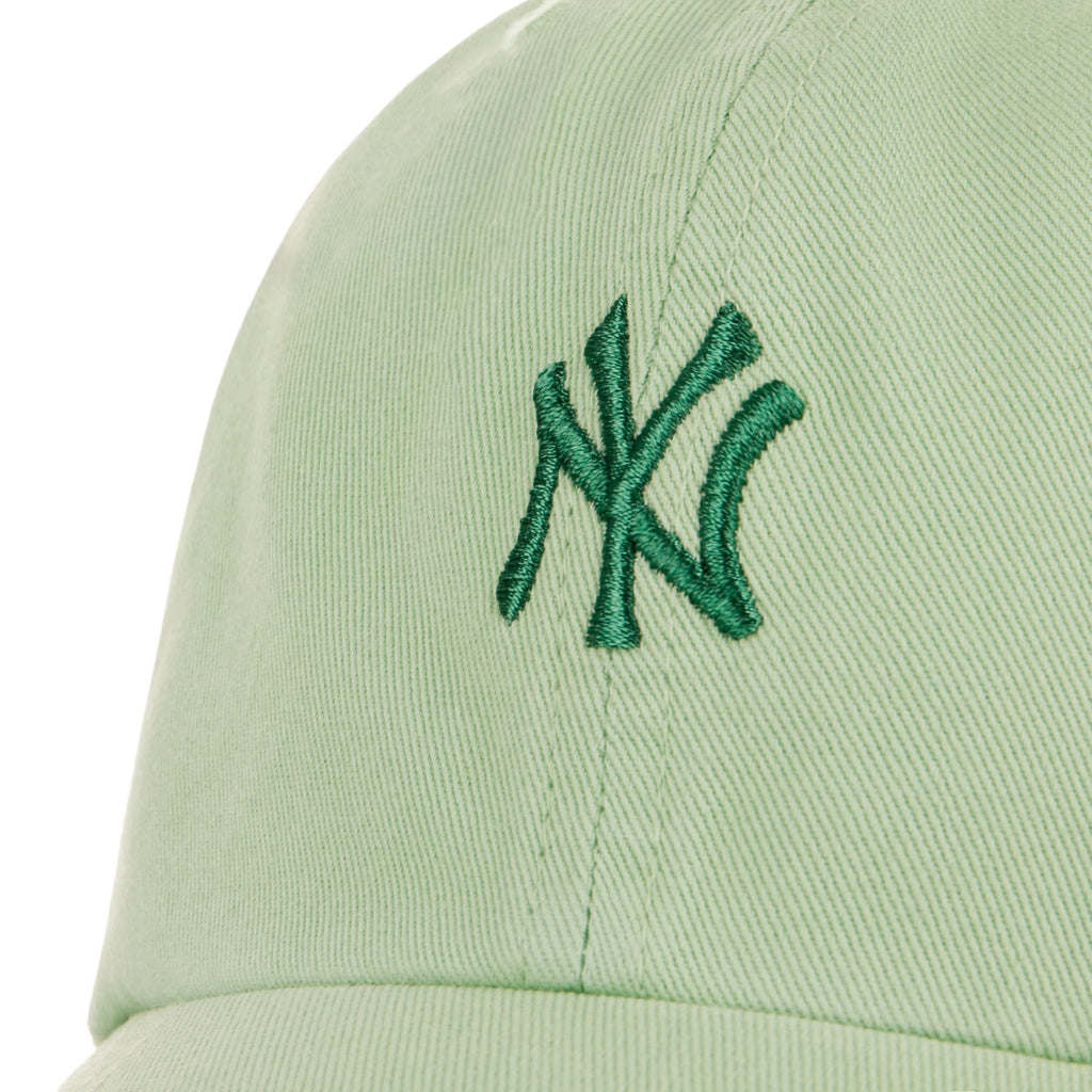 Base Runner Yankees Cap