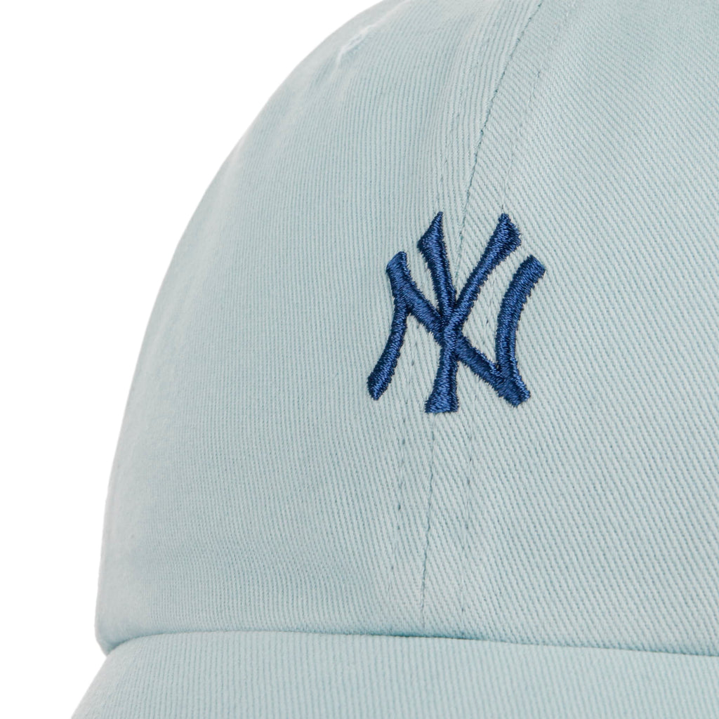 Base Runner Yankees Cap