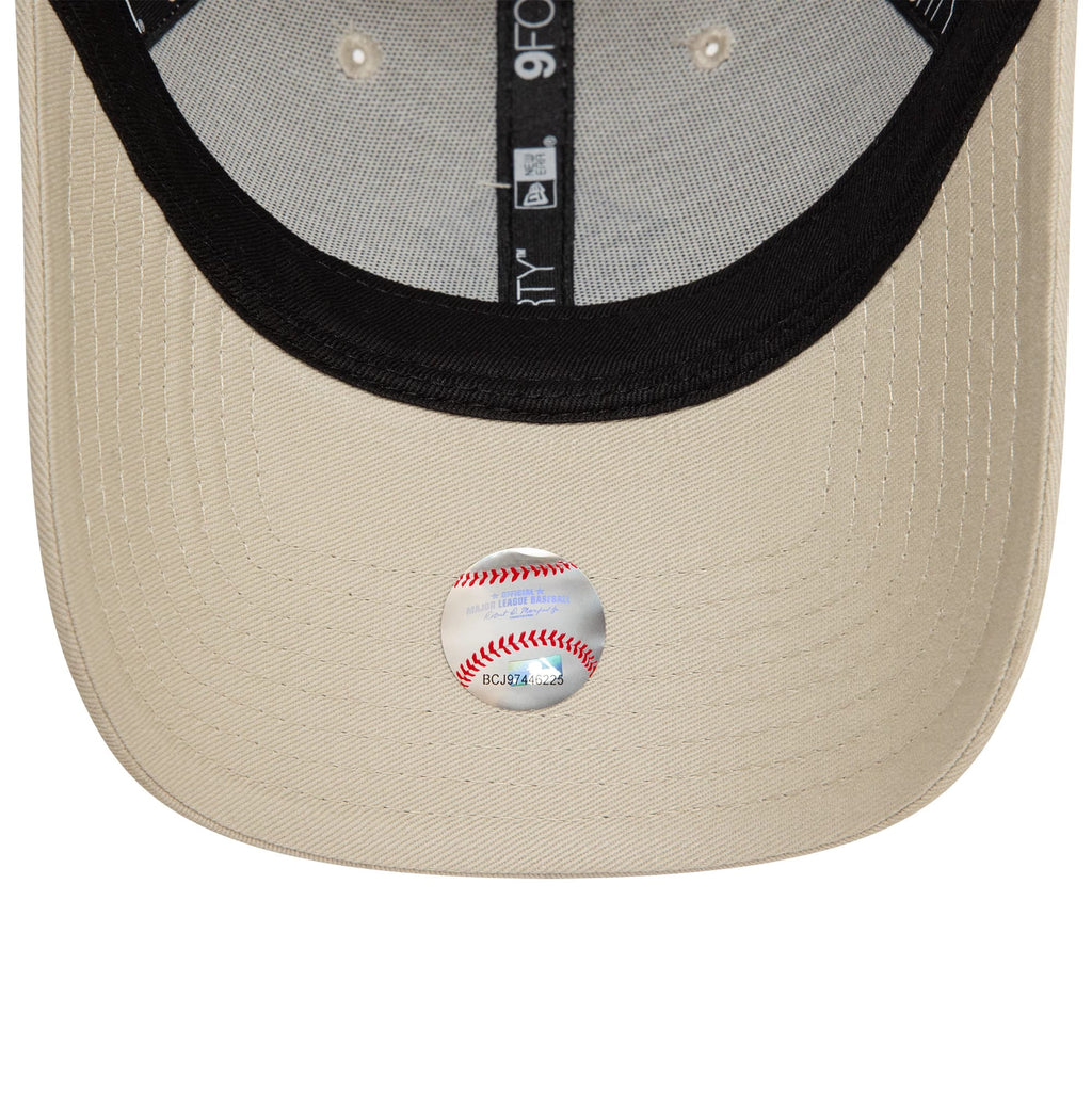 New York Yankees Team Outline Cream 9FORTY Adjustable Cap