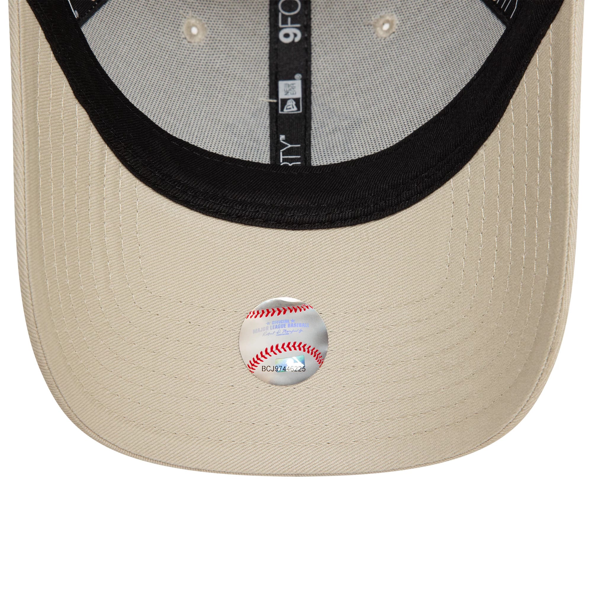 New York Yankees Team Outline Cream 9FORTY Adjustable Cap