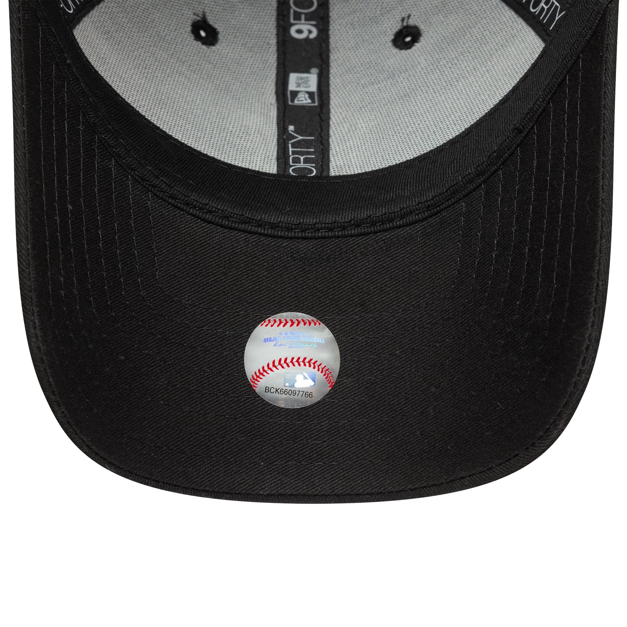 New York Yankees MLB Team Outline Black 9FORTY Adjustable Cap