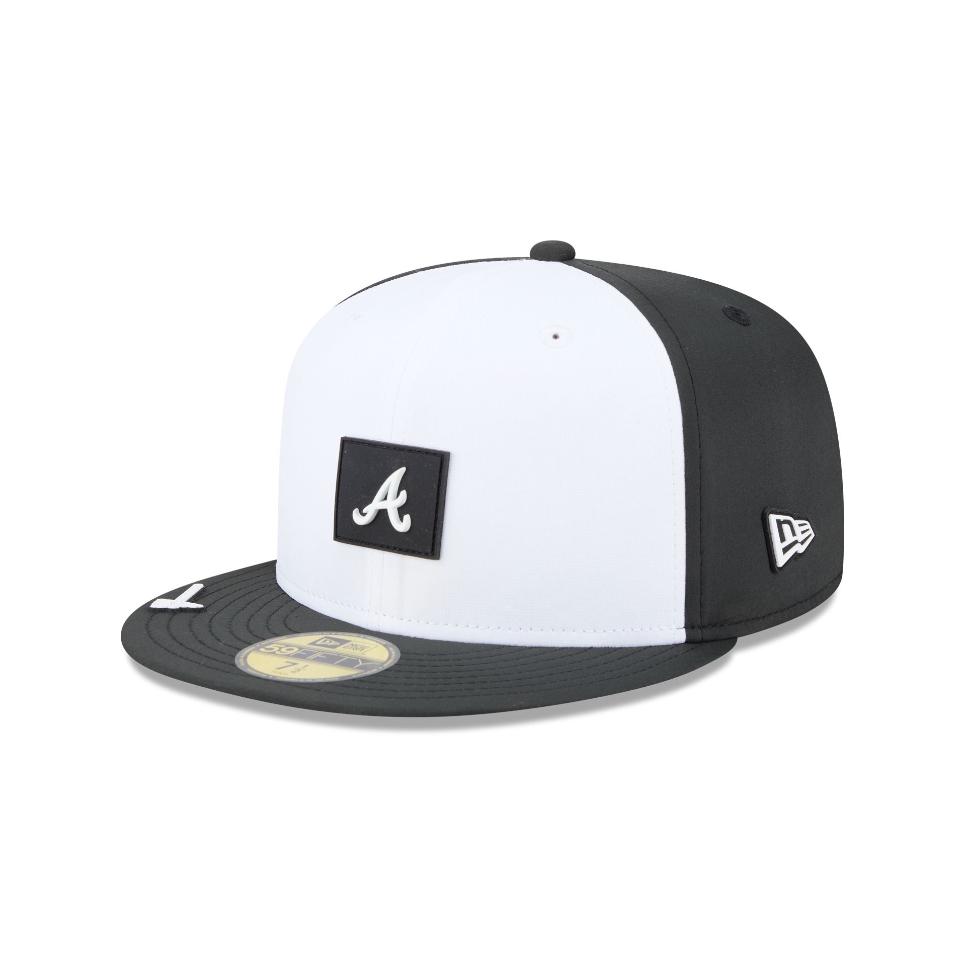 Atlanta Braves 2026 Clubhouse Black & White 59FIFTY Fitted Hat