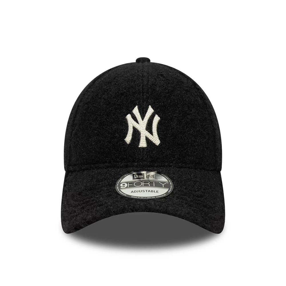 New York Yankees MLB Winter Borg Black 9FORTY Adjustable Cap