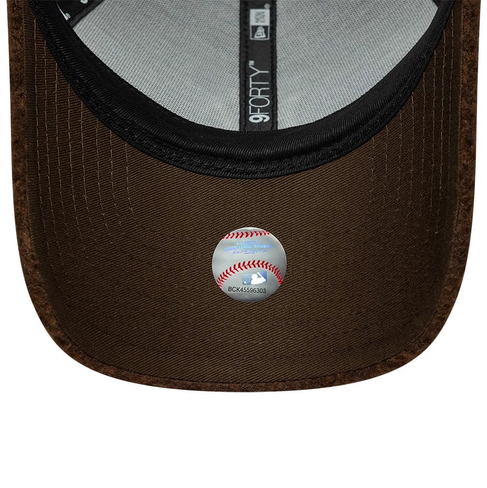 New York Yankees MLB Winter Borg Brown 9FORTY Adjustable Cap