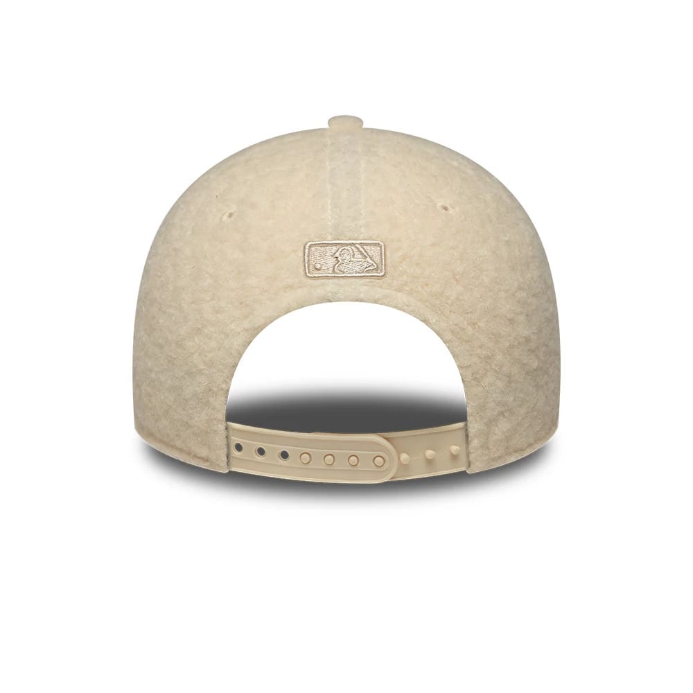 LA Dodgers Womens MLB Winter Borg Cream 9FORTY M-Crown Adjustable Cap