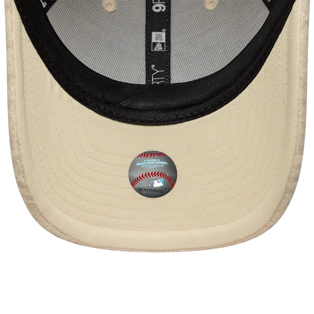 LA Dodgers Womens MLB Winter Borg Cream 9FORTY M-Crown Adjustable Cap