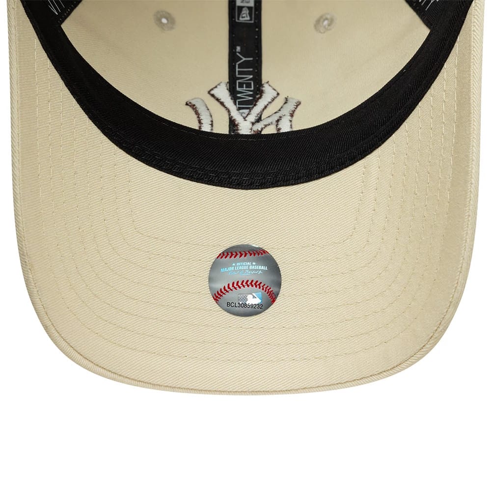 New York Yankees MLB League Essential Cream 9TWENTY Adjustable Cap