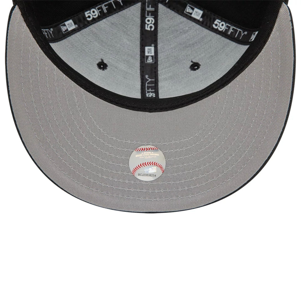 Chicago White Sox MLB Heart Icon Black 59FIFTY Fitted Cap