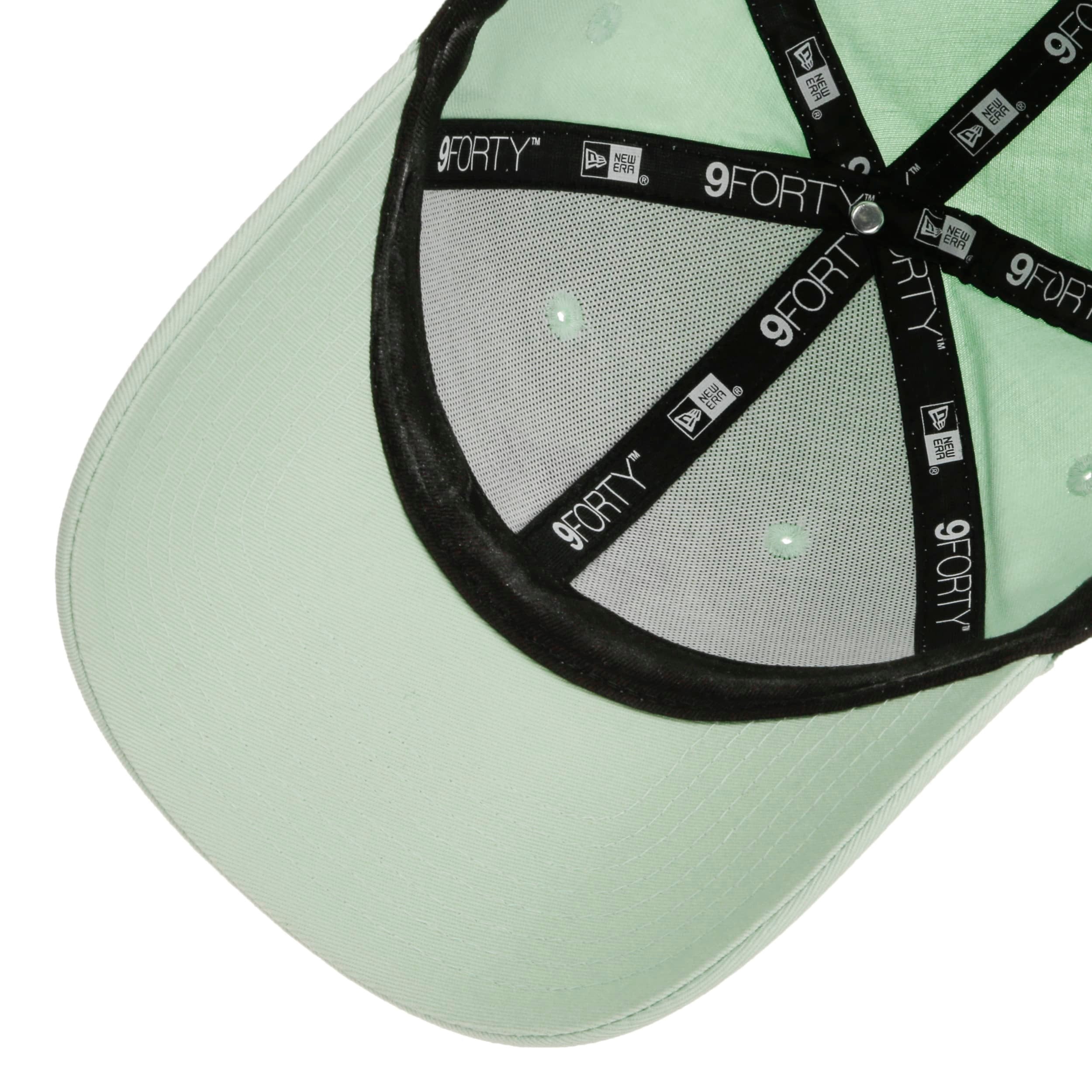 9Forty WMNS NYY Metallic Logo Cap