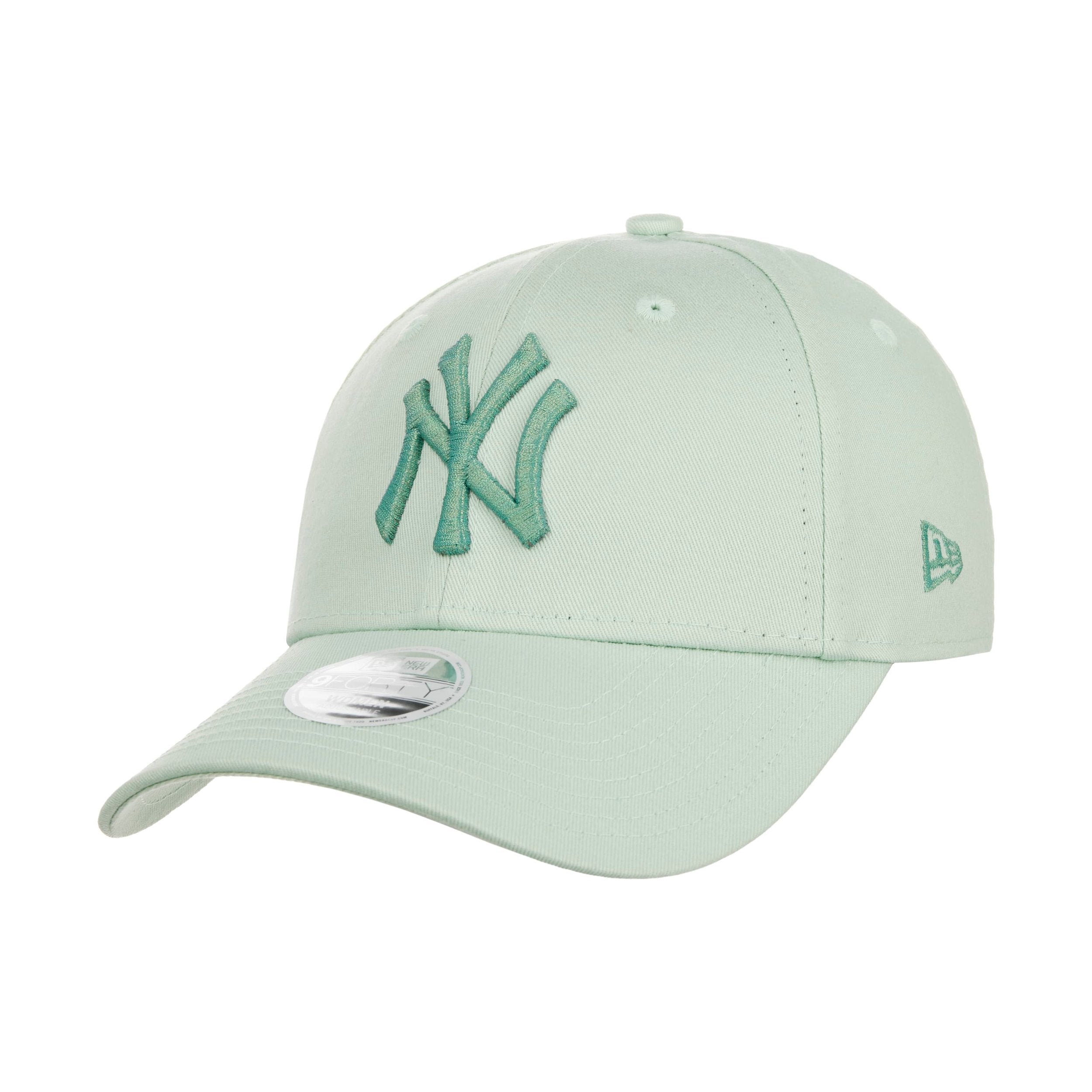 9Forty WMNS NYY Metallic Logo Cap