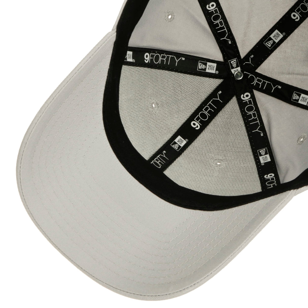 9Forty NY Yankees Outline Cap